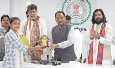 मुख्यमंत्री  विष्णुदेव साय ने मेधावी विद्यार्थियों का किया सम्मान