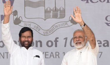 ‘जनसेवा और राष्ट्रसेवा के लिए स्मरणीय रहेंगे रामविलास’, जयंती पर पीएम मोदी समेत कई दिग्गजों ने दी श्रद्धांजलि