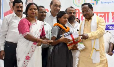 बच्चों की शिक्षा और भविष्य के निर्माण में अभिभावकों की महत्वपूर्ण योगदान: मंत्री श्री नेताम