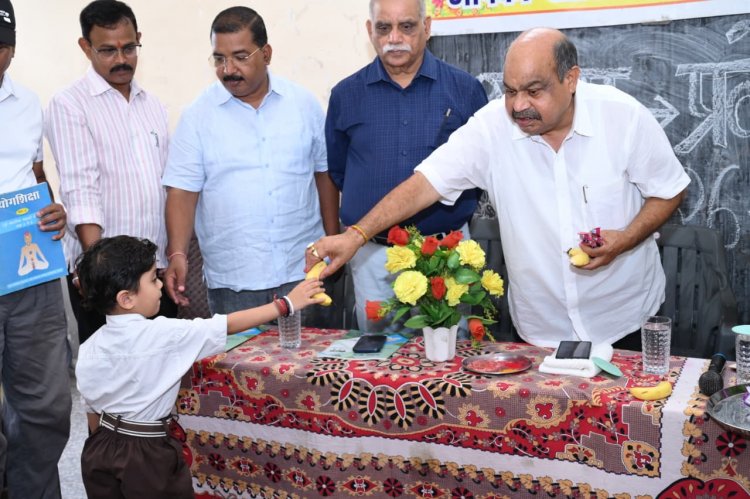 शाला प्रवेशोत्सव में विधायक पुरंदर मिश्रा ने बच्चों का किया आत्मीय स्वागत, शिक्षा को बताया राष्ट्र निर्माण का सबसे सशक्त माध्यम