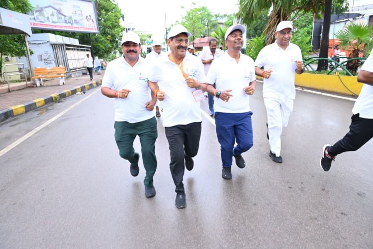 मंत्री  केदार कश्यप ने कहा कि यह दौड़ केवल खेल प्रतियोगिता नहीं, बल्कि सहकारिता, स्वास्थ्य और सामाजिक सहभागिता का जन-जागरूकता अभियान है।