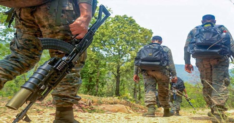 बस्तर में सुरक्षाबलों की बड़ी कार्रवाई, माओवादी कैंप ध्वस्त, हथियार और विस्फोटक बरामद
