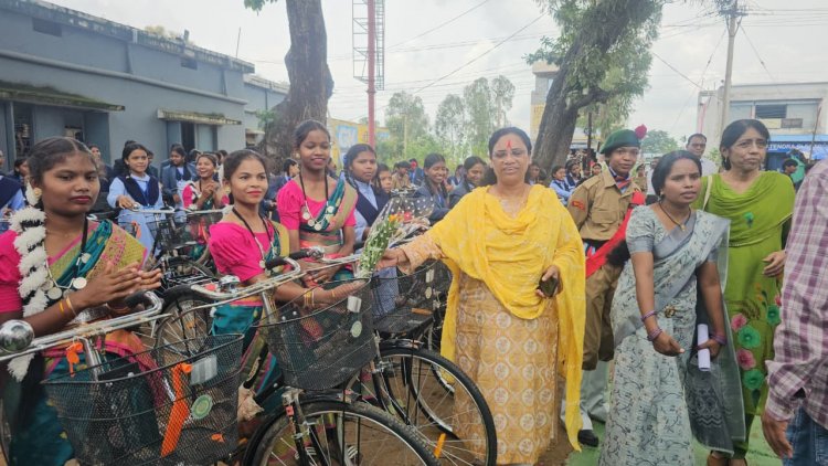 सरस्वती सायकिल योजना के तहत 59 छात्राओं को मिली निःशुल्क सायकिल