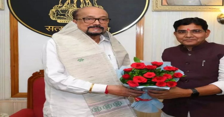 BREAKING NEWS : राज्यपाल रमेन डेका से उच्च शिक्षा मंत्री टंक राम वर्मा की सौजन्य भेंट