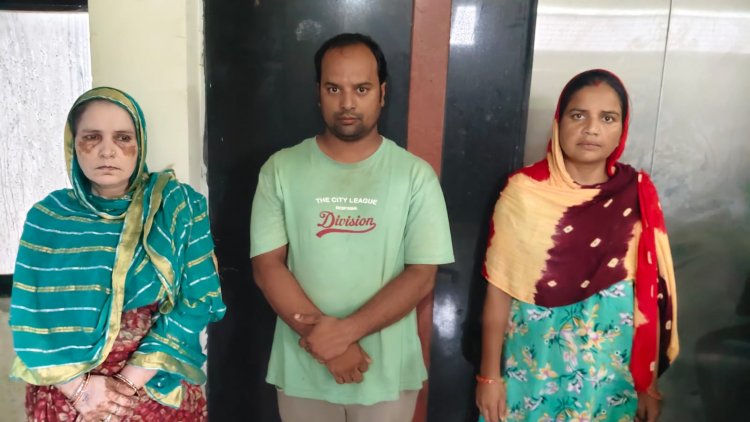 पीतल के हार को असली सोने का हार बताकर लाखों रुपये में कर देते थे बिक्री।
