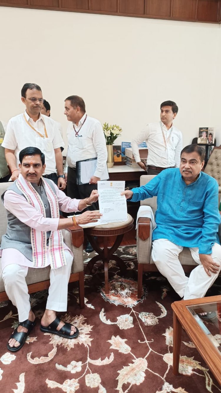 बिलासपुर को ट्रैफिक जाम से मिलेगी राहत, ₹827 करोड़ की 4-लेन रिंग रोड को लेकर तोखन साहू ने गडकरी से की मुलाकात