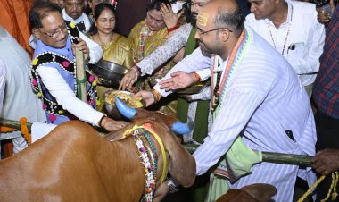 मुख्यमंत्री श्री साय ने कहा कि छत्तीसगढ़ के ग्रामीण जीवन में पशुधन परिवार और कृषि व्यवस्था का अभिन्न हिस्सा है।