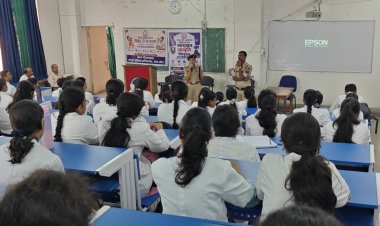 रायपुर के शासकीय दंत चिकित्सा महाविद्यालय में पुलिस द्वारा 'साइबर सुरक्षा जागरूकता' कार्यक्रम का आयोजन