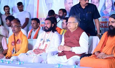 कैबिनेट मंत्री गुरु खुशवंत साहेब के नेतृत्व में 71 किलोमीटर की यात्रा का कारवां आगे बढ़ा, समोदा में विधानसभा अध्यक्ष डॉ. रमन सिंह हुए शामिल