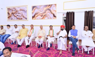 बस्तर संभाग के ब्लॉक कांग्रेस अध्यक्षों और मास्टर ट्रेनर्स के तीन दिवसीय प्रशिक्षण शिविर के दूसरे दिन संगठनात्मक विषयों पर गहन मंथन