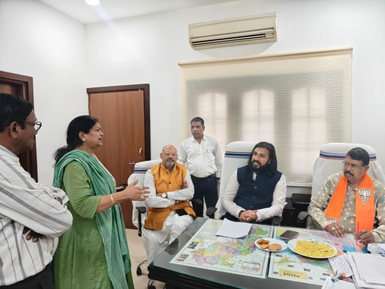 भाजपा प्रदेश कार्यालय में लगा सहयोग केंद्र, मंत्री गुरु खुशवंत साहेब ने किया संवाद