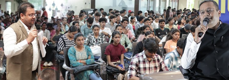 विश्वविद्यालय से घर शंका नहीं, समाधान लेकर जाइए इसके लिए हमेशा प्रश्न पूछने वाला बनिए : चांसलर श्री अभिषेक अग्रवाल 