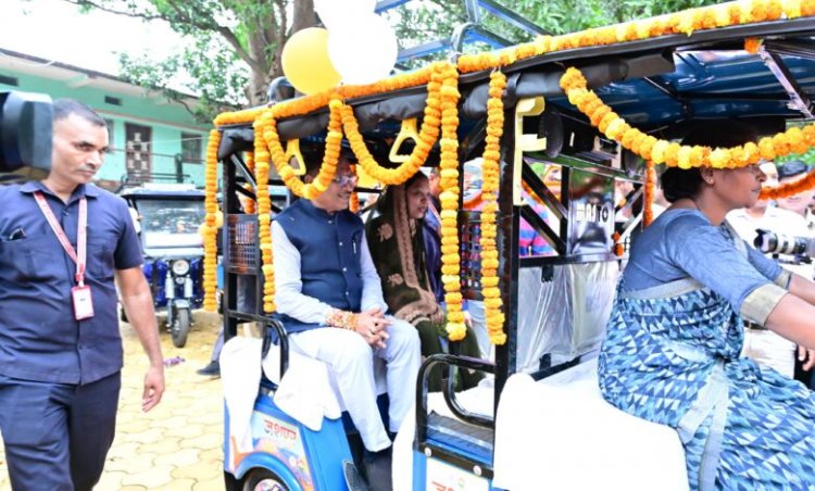 Jashpur Women Empowerment: मुख्यमंत्री विष्णु देव साय ने ‘जशपुर एक्सप्रेस’ योजना का किया शुभारंभ