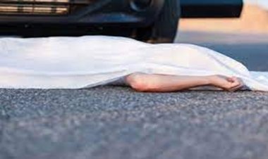 ब्रेकिंग : दर्शन कर लौट रहे श्रद्धालुओं की बोलेरो खड़े ट्रक से जा टकराई, एक की मौत, पांच घायल, मौके पर मची चीख-पुकार…