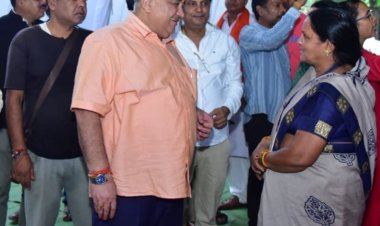 रामगढ़ में मितानिन बहनों से पर्यटन एवं संस्कृति मंत्री ने किया आत्मीय संवाद, समस्याओं और आवश्यकताओं की ली जानकारी