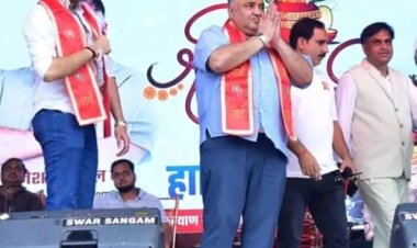 भगवान श्रीकृष्ण की भक्ति, आस्था और उल्लास से सराबोर जशपुर के रंजीता स्टेडियम में आयोजित भव्य दही हांडी उत्सव में पर्यटन एवं संस्कृति मंत्री श्री राजेश अग्रवाल सम्मिलित हुए।