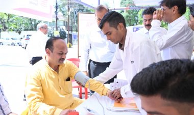 सभी कनिष्ठ अभियंता वरिष्ठ अभियंता से अनुभव का लाभ लेकर जीवन में व्यवहारिक ज्ञान प्राप्त करने का संकल्प लें - सभापति सूर्यकान्त राठौड़