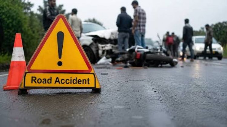 सड़क दुर्घटना में 4 लोगों की मौत