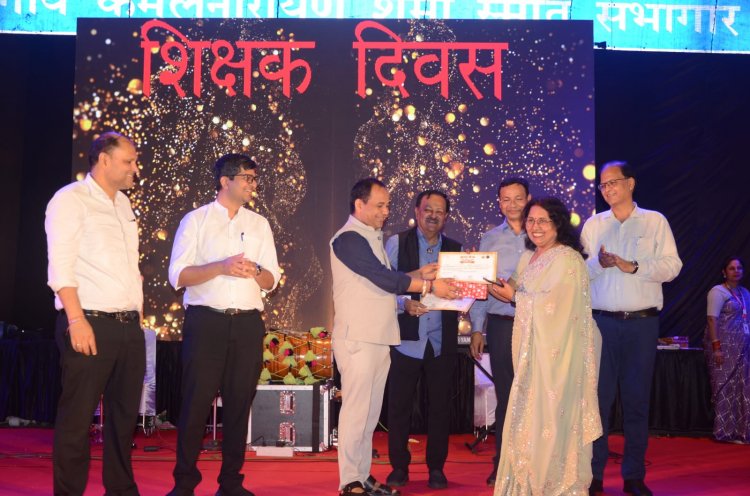 ‘गुरु वंदन’ ग्रैंड फिनाले में 30 प्रस्तुतियों ने बांधा समां, नन्हे कलाकारों से लेकर शिक्षकों तक ने दिखाया हुनर
