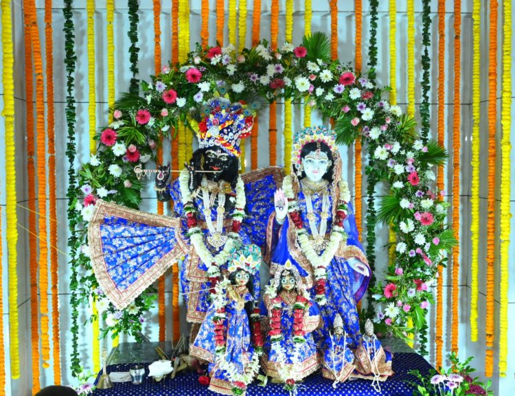राज्यपाल रमेन डेका ने कृष्ण जन्माष्टमी के अवसर पर श्री बांके बिहारी मंदिर में की पूजा-अर्चना