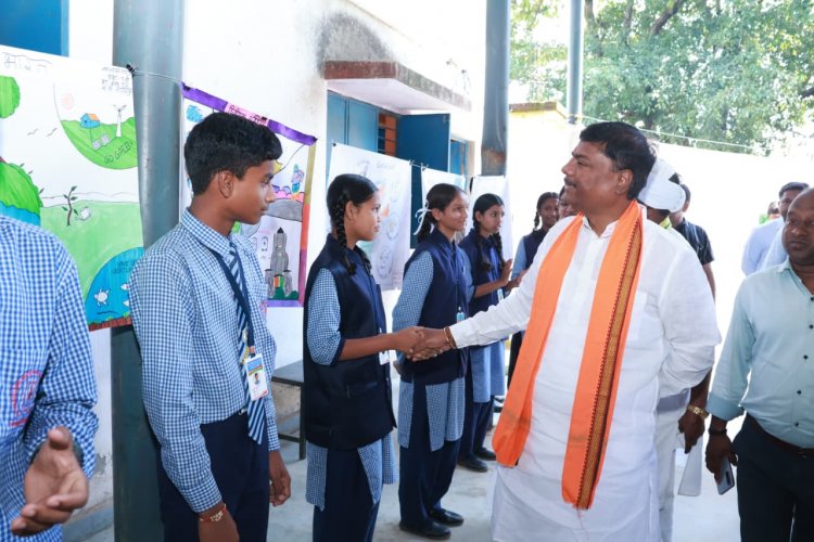 नारायणपुर : मेरे सपनों का भारत चित्रकला एवं भाषण प्रतियोगिता में बच्चों ने दिखाई प्रतिभा