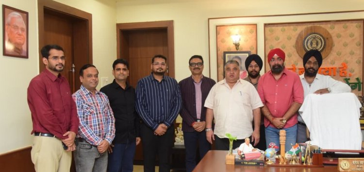 छत्तीसगढ़ ट्रेवल एंड टूरिज्म एसोसिएशन के प्रतिनिधिमंडल ने पर्यटन मंत्री  राजेश अग्रवाल से की सौजन्य भेंट